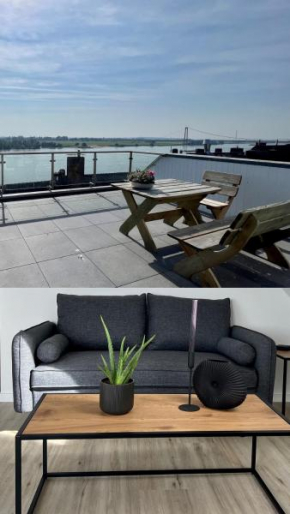 PANORAMA - Exklusives Apartment an der Promenade mit Dachterrasse & Rheinblick